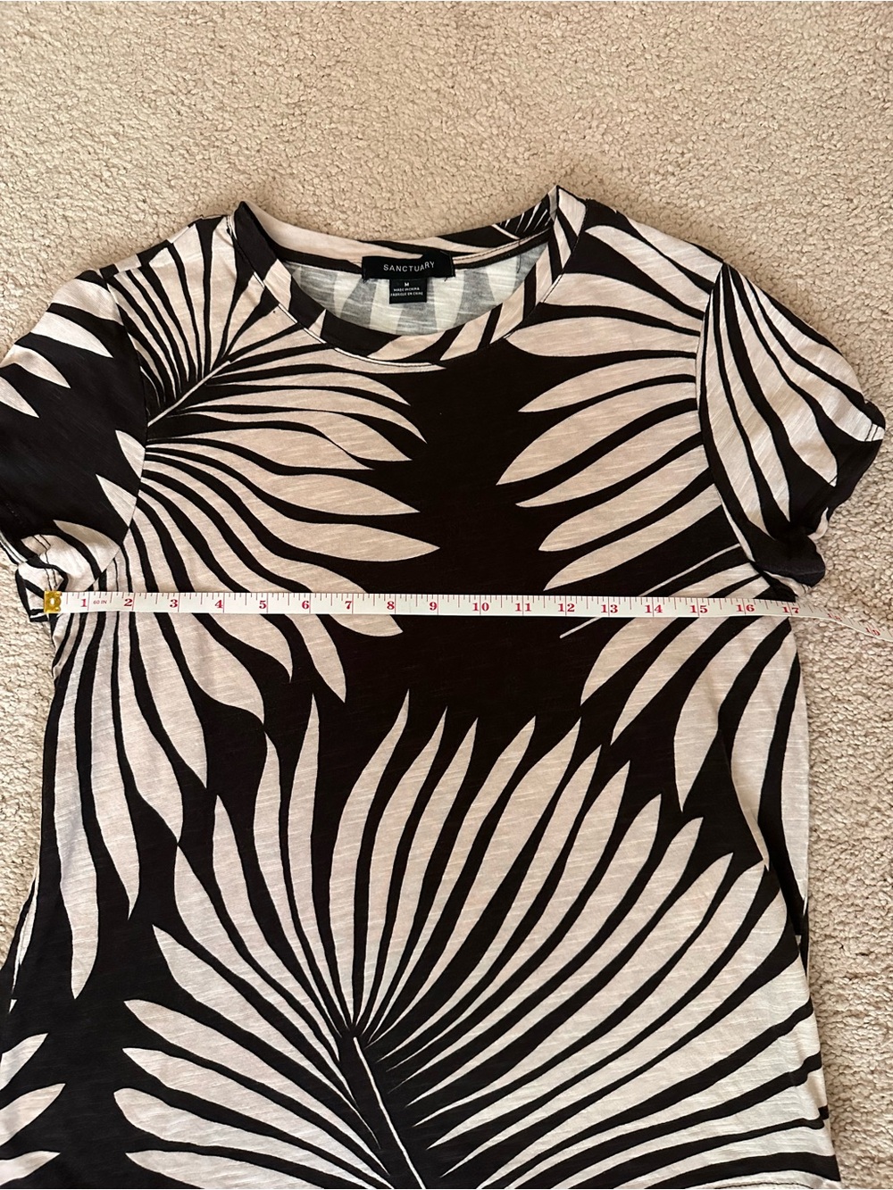 Sanctuary Black and Cream Palm-Print Short Sleeve Tee - Picture 3 of 6